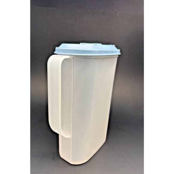 Vintage Tupperware - 2 Quart Slim Line Pitcher, Fits in Door, Blue Lid - Picture 9 of 13